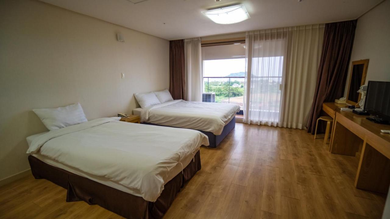Hi Jeju Hotel Kültér fotó