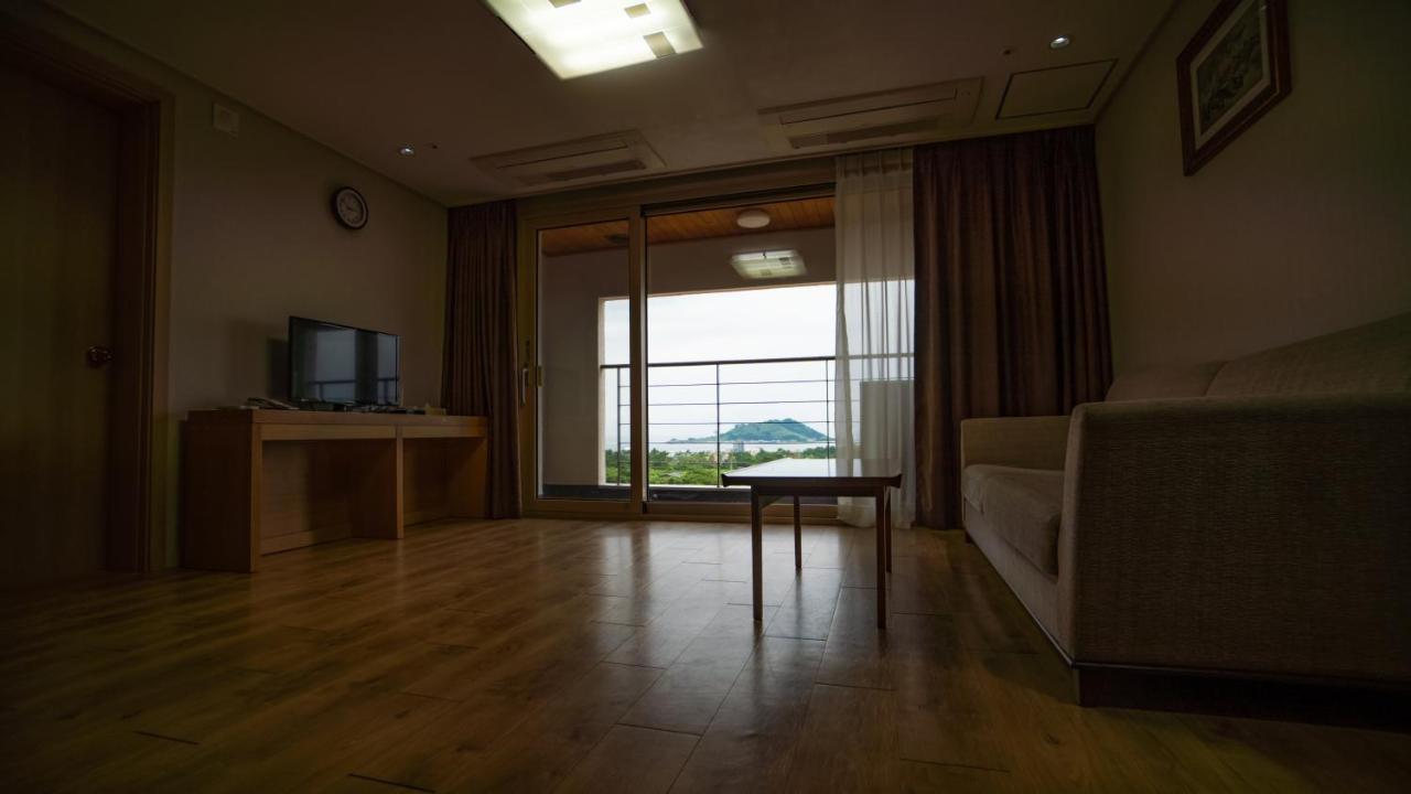 Hi Jeju Hotel Kültér fotó