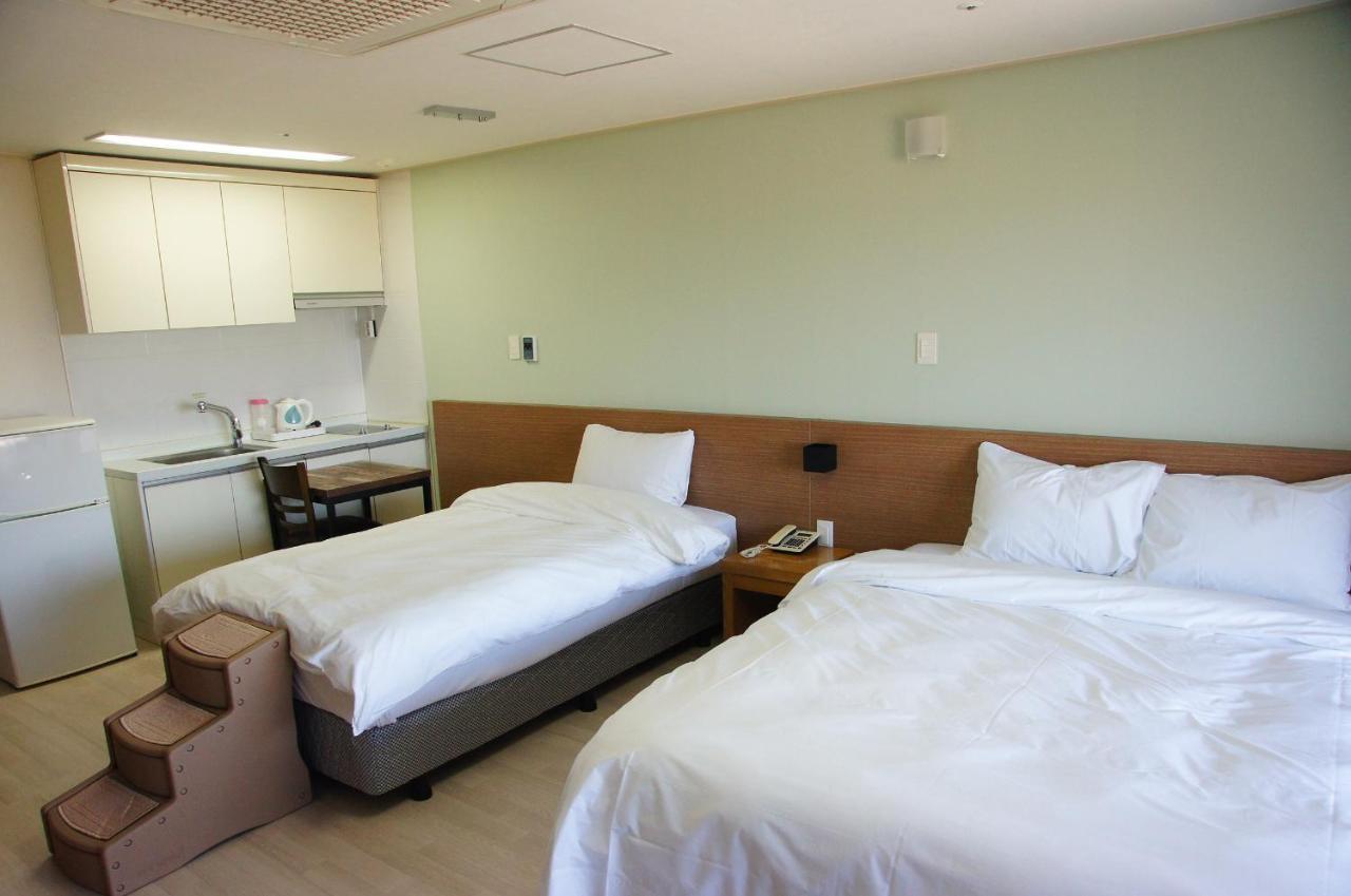 Hi Jeju Hotel Kültér fotó