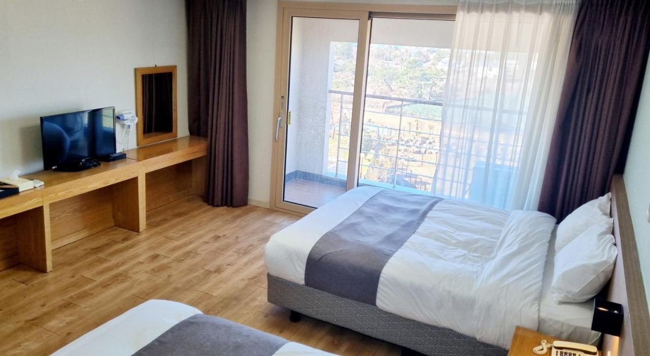 Hi Jeju Hotel Kültér fotó