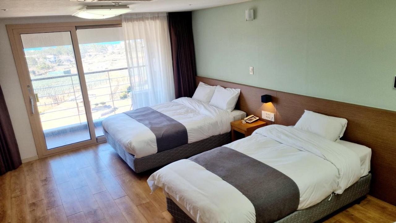 Hi Jeju Hotel Kültér fotó